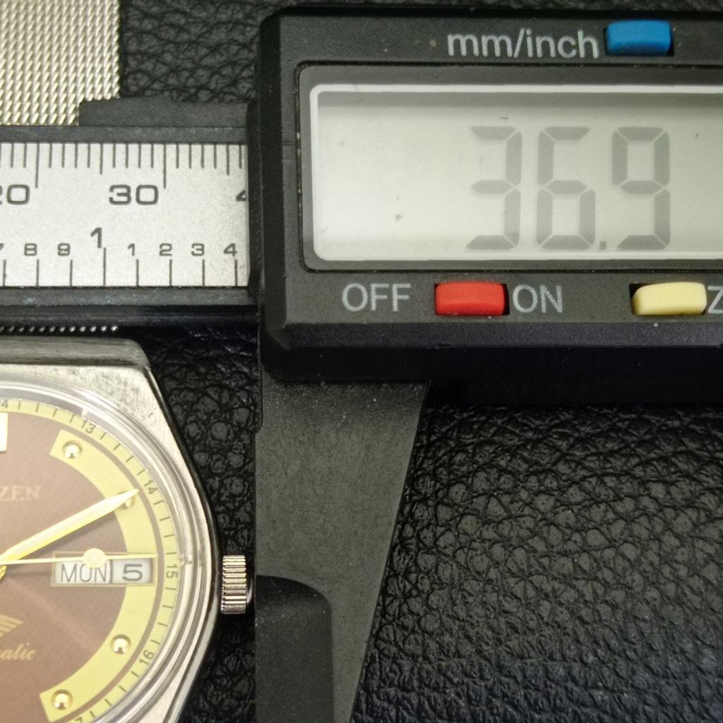 Citizen AUTOMATIC VINTAGE 8200 JAPAN MENS BROWN COLOR DIAL WATCH A702135-5 R208-a702135