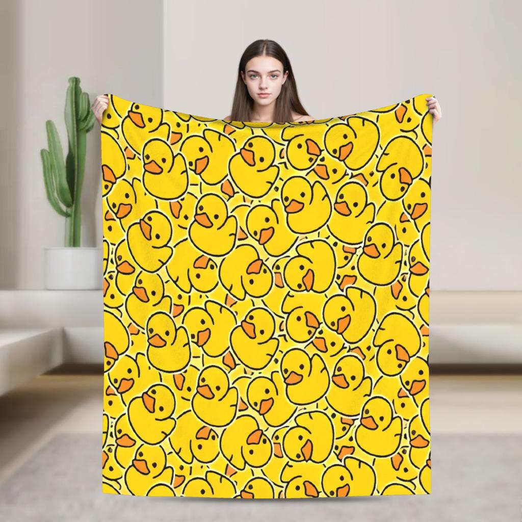 Cute Duck Pattern Flannel Printed Blanket Suitable for All Seasons Suitable for Living Room Office Sofa and Travel 180x250CM
