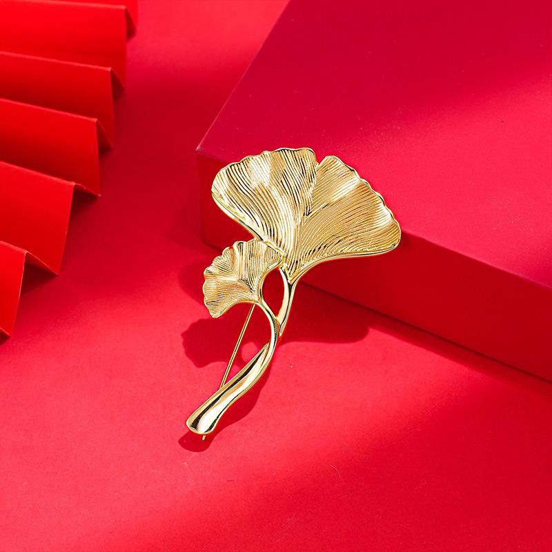 TIANSHE S925 Pure Silver Hand-rubbed Finish Gold Ginkgo Leaf Brooch High-end Vintage Leaves Pin Customized Gift 925 silver