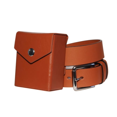 

Yusei Brown - 80 Sleeve Deck Box & Belt Replica, Hard Shell, Faux Leather, with Belt Loop, Compatible with Yu-Gi-Oh!, Magic: The Gathering, Pokmon TC