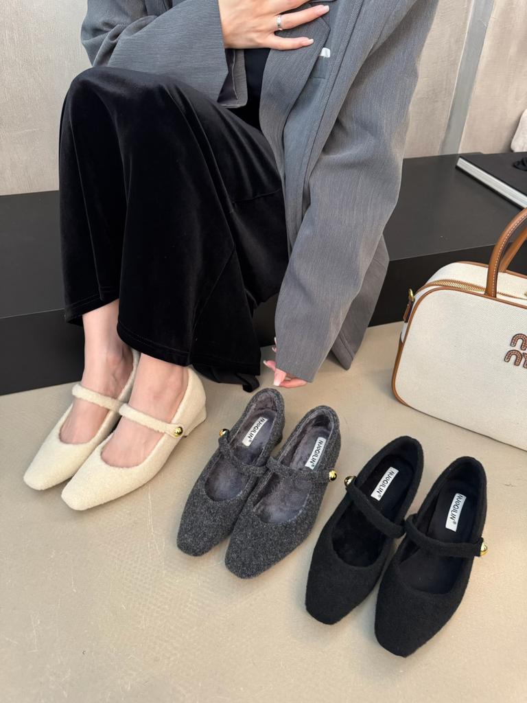 2025 new French thick heel square head woolen single shoes female grandma shoes velvet medium heel Mary Jane fluffy shoes