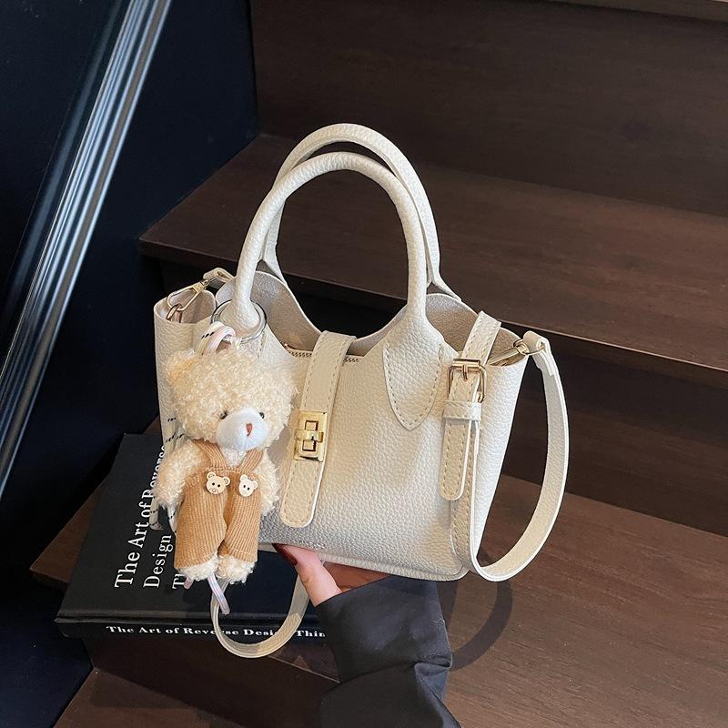 Xia Xiao Fresh Versatile Handbag Women's New Casual Bucket Bag Commuter Shoulder Messenger Bag
