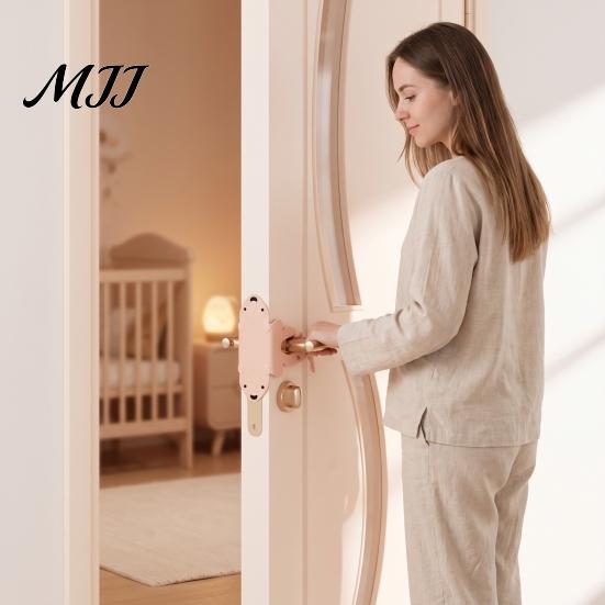 Soft Silicone Door Guard Silencer Lock Sleeve, 5-Position Adjustable Latch Cover Buffer, Anti Collision Stopper Cute Bear Cushion for Noise Reduction,