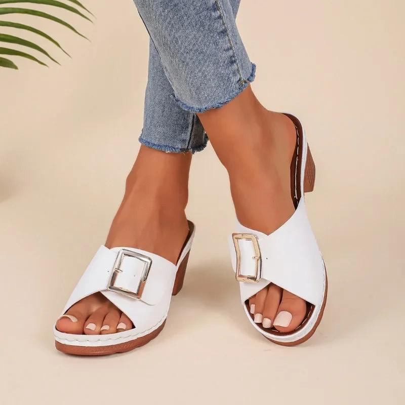 Fashion 2025 Metal Buckle Slippers Flats Platform Flip Flops Shoes Female Summer Beach Sandals Fashion New Casual Open Toe Slides