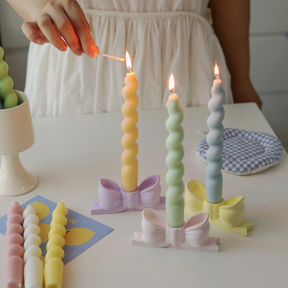Twisted Spiral Scented Gift Candle: Handmade Aromatherapy with Long Rod Design.