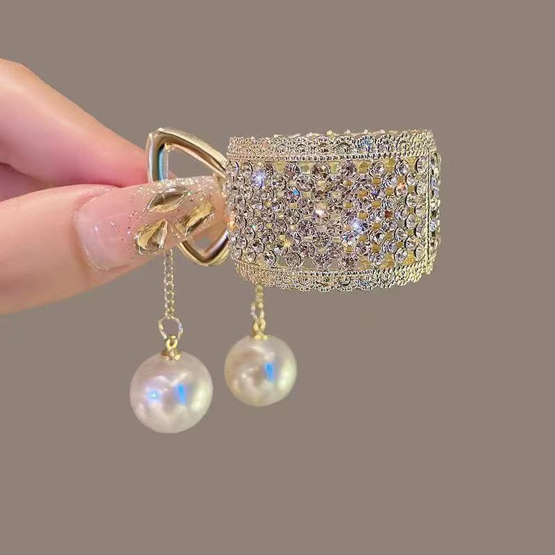 

Ландыш Роза Кисточка Хвост Заколка для Волос