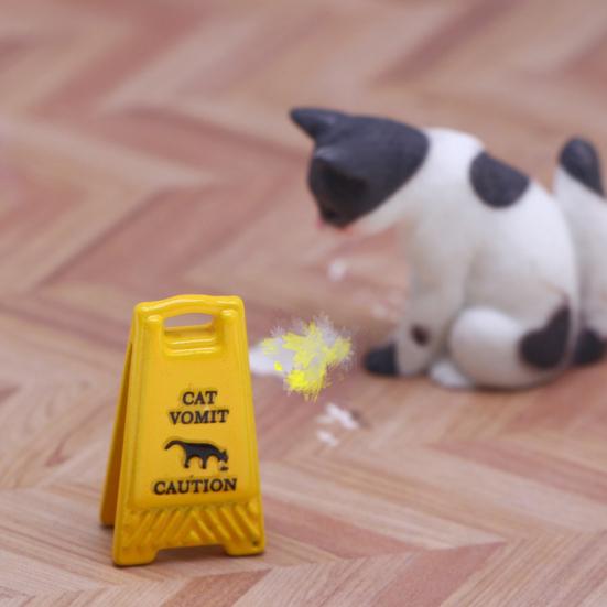 5Pcs Mini Caution Wet Floor Sign Single-side Realistic Miniature Dog Cat Vomit Caution Sign Small Warning Sign Desk Toy