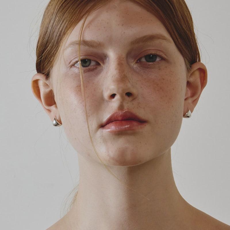 Eenie beenie silberne kühne Kegel-Ein-Klick-Ohrringe