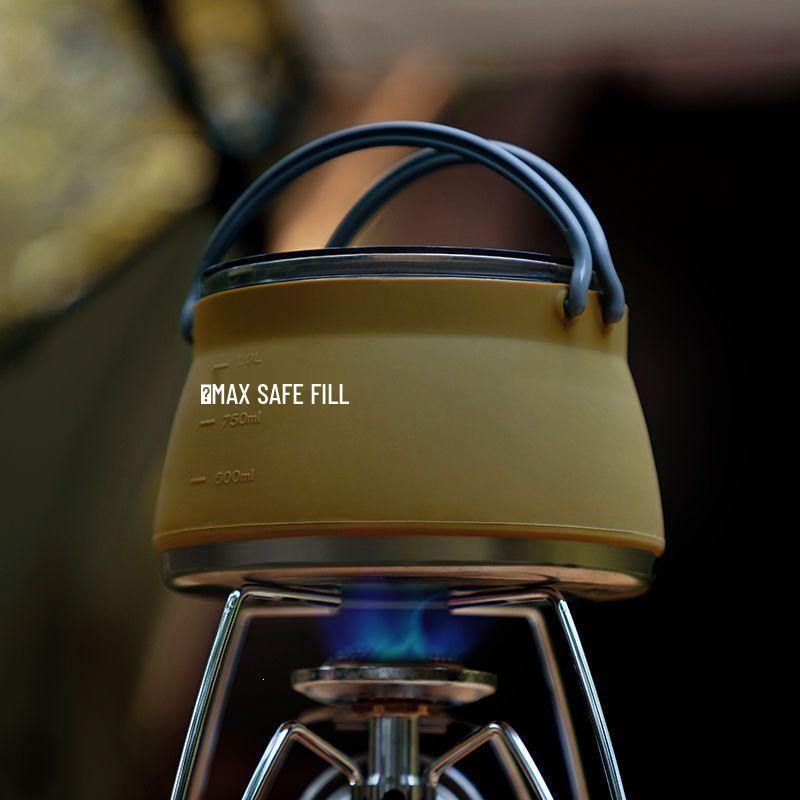 Large Capacity Outdoor Silicone Folding Kettle for Open Flame Boiling - Ideal Camping Cookware & Tableware