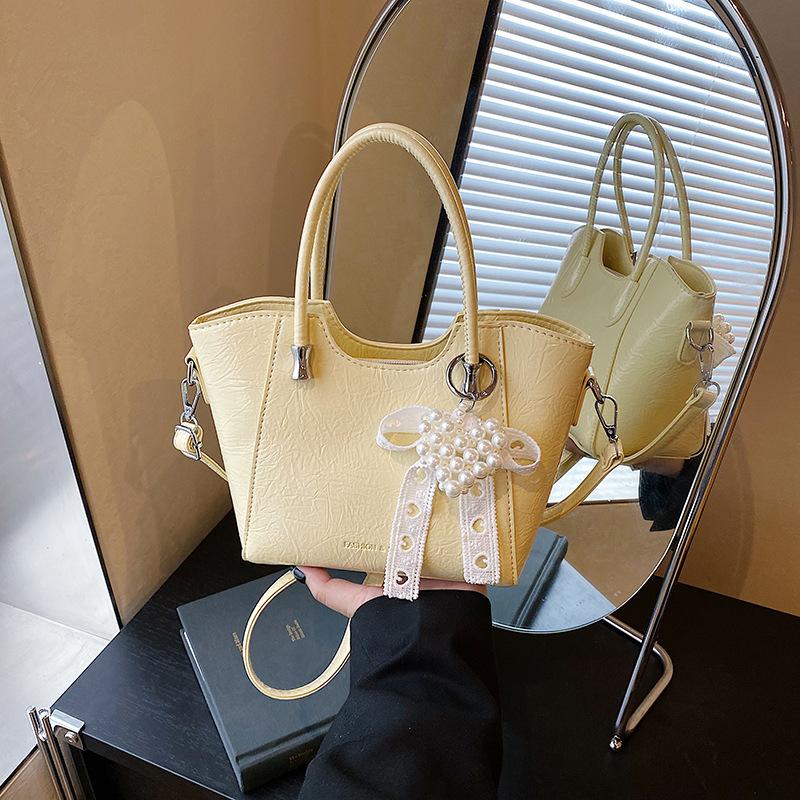 Today's Popular Portable Bucket Bag Women's New Fashion High-end Shoulder Bag Commuter Messenger Bag