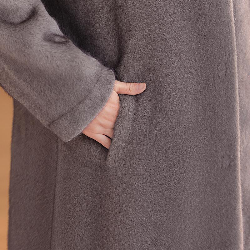 Zimní dlouhý kabát z umělé kožešiny pro ženy Hřejivý hustý luxusní svrchník Elegantní bunda z kožešiny pro ženu středního věku