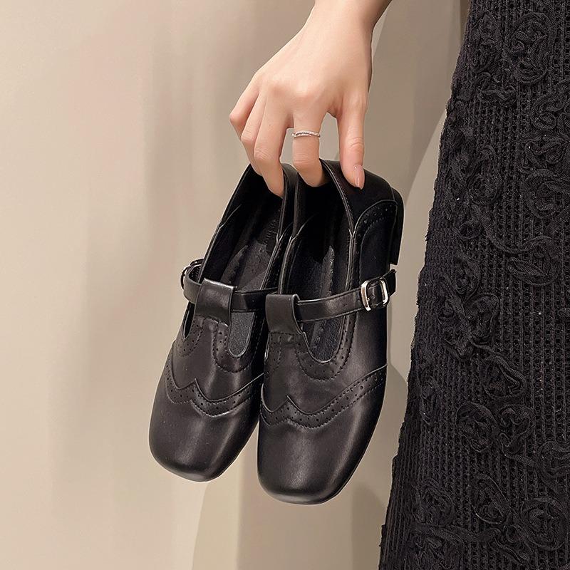 Casual and Comfortable Flat-bottomed Brock Carved Small Leather Shoes Women's Spring and Autumn New Round Head Flat Heel Mary Jane Single Shoes