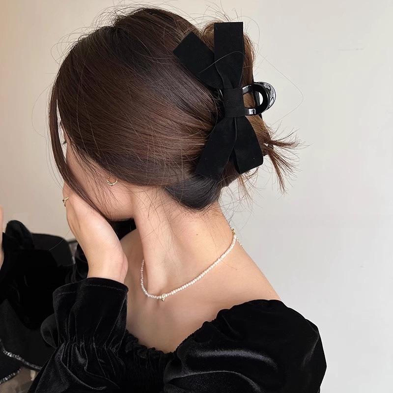 Hepburn-Style Black Double-Sided Bow Shark Hair Clip for Women
