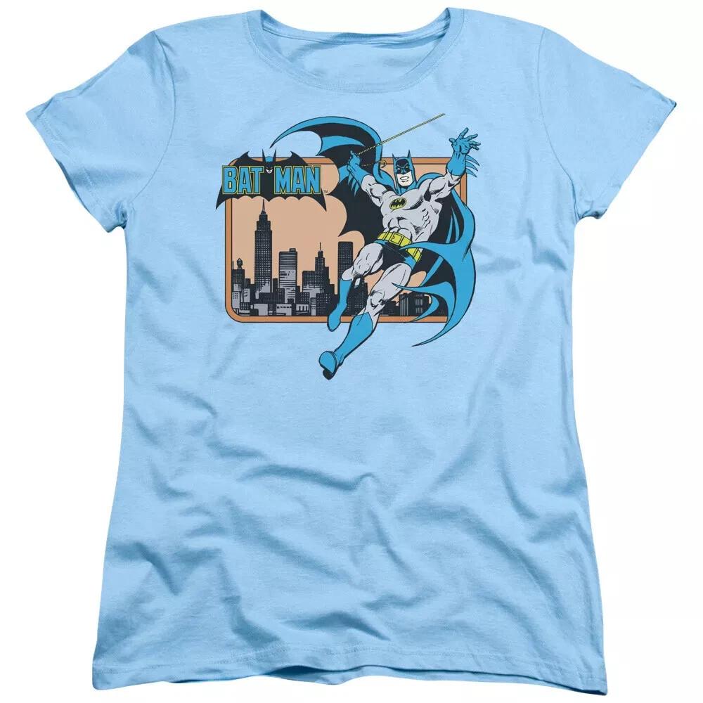 Batman  Batman In The City  Women s T-Shirt L