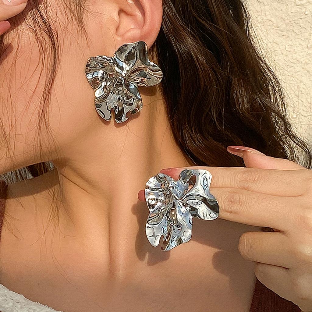 Salircon Gothic Liquid Metal Flower Stud Earrings Fashion Folded Gold Color Earrings Women's Charming Wedding Jewelry