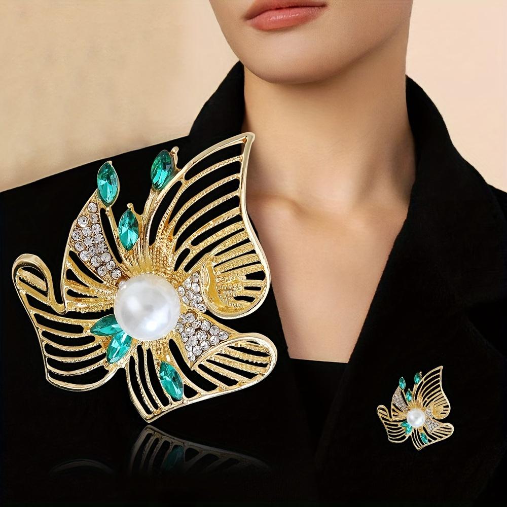 

Elegant green leaves creative light luxury elegant high-end clothing