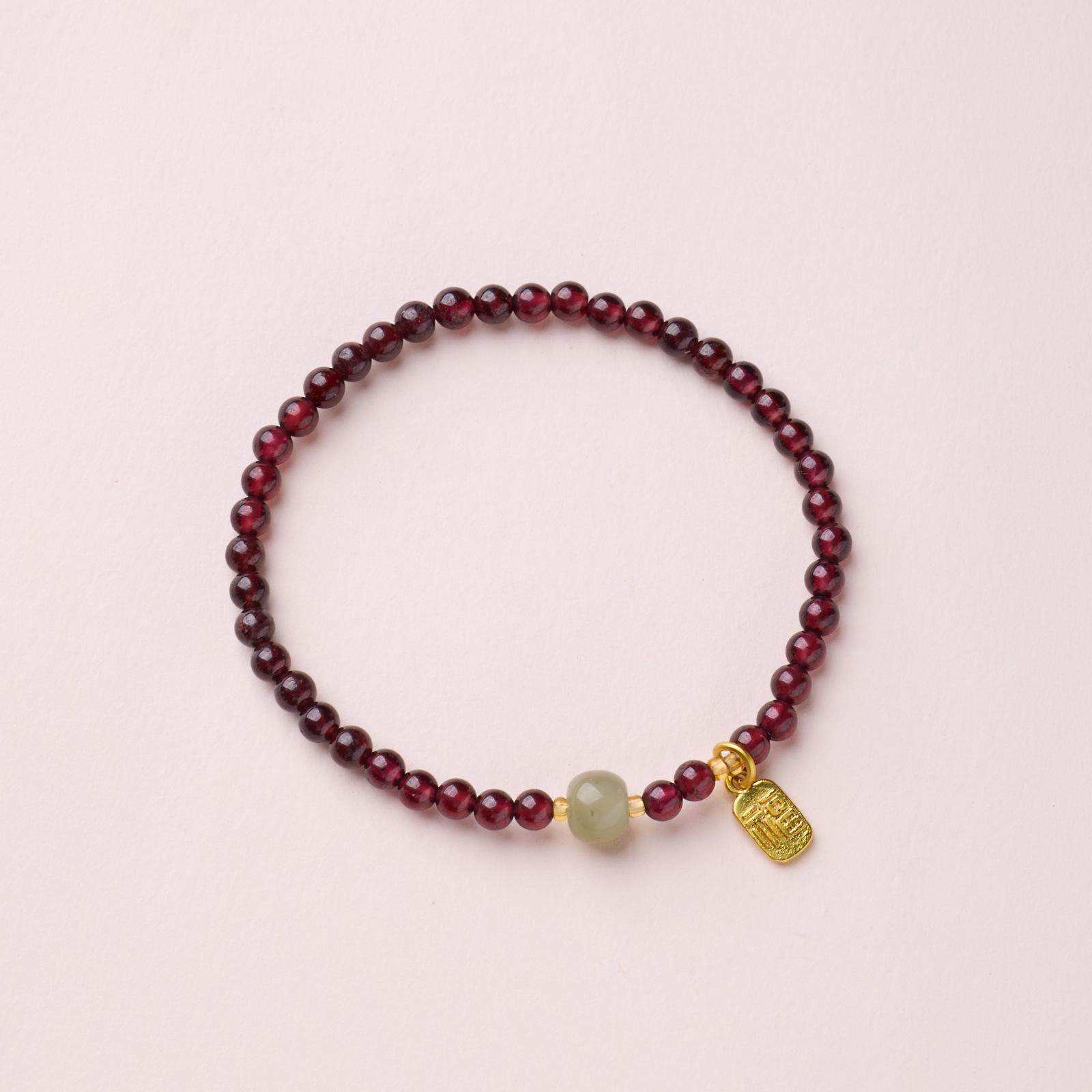 

Natural three-ring garnet bracelet for women, crystal Hetian jade bracelet, gift, light luxury, niche, simple and versatile jewelry 4MM Garnet Hetian Jade Cl