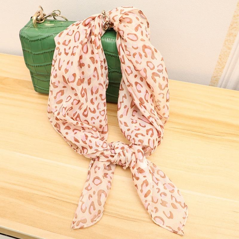 

Классический леопардовый принт Темпераментный женский маленький квадратный шарф Весенне-летний тонкий шифоновый шарф для путешествий Защита шеи Солнцезащитный шелковый шарф 65*65cm