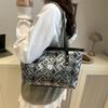 Guofeng Embroidery New Chinese-style Small Bag Women's 2025 New Trendy Fashion Hand Bucket Bag Summer Simple Messenger Bag