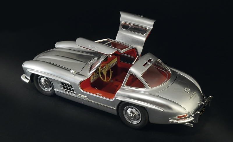 Platz Italeri Scale 300 SL Gullwing Plastic Model Kit IT3612 1/16 Mercedes-Benz (Car)