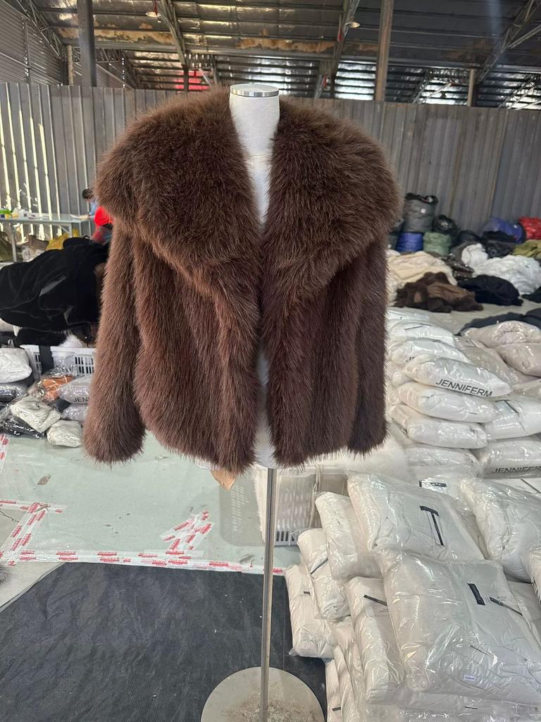Spot Clearance Europe, America Autumn and Winter Explosive Ins Imitation Fur Jacket Women's Short Fox Hair