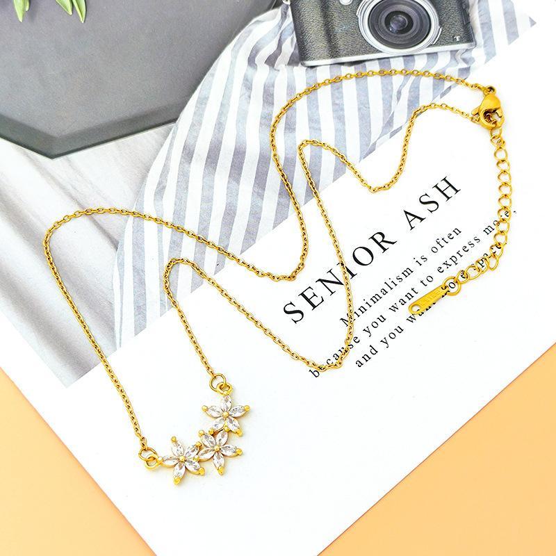 Flower Pendant Necklace Sparkly Cubic Zirconia Hypoallergenic For Daily Wear Dating Parties Gifts For Women