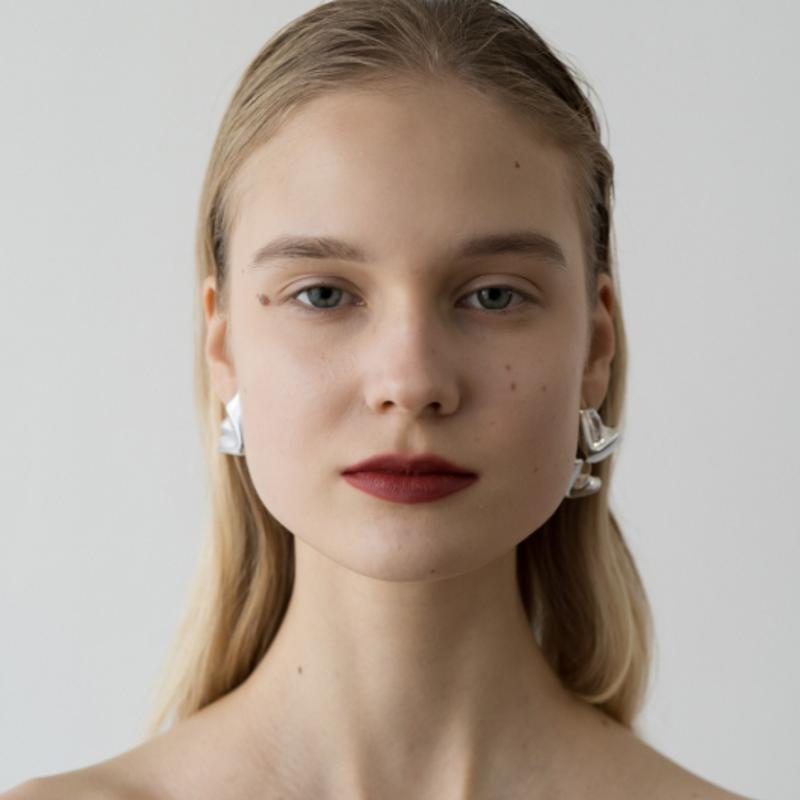 1064STUDIO The Body 06E