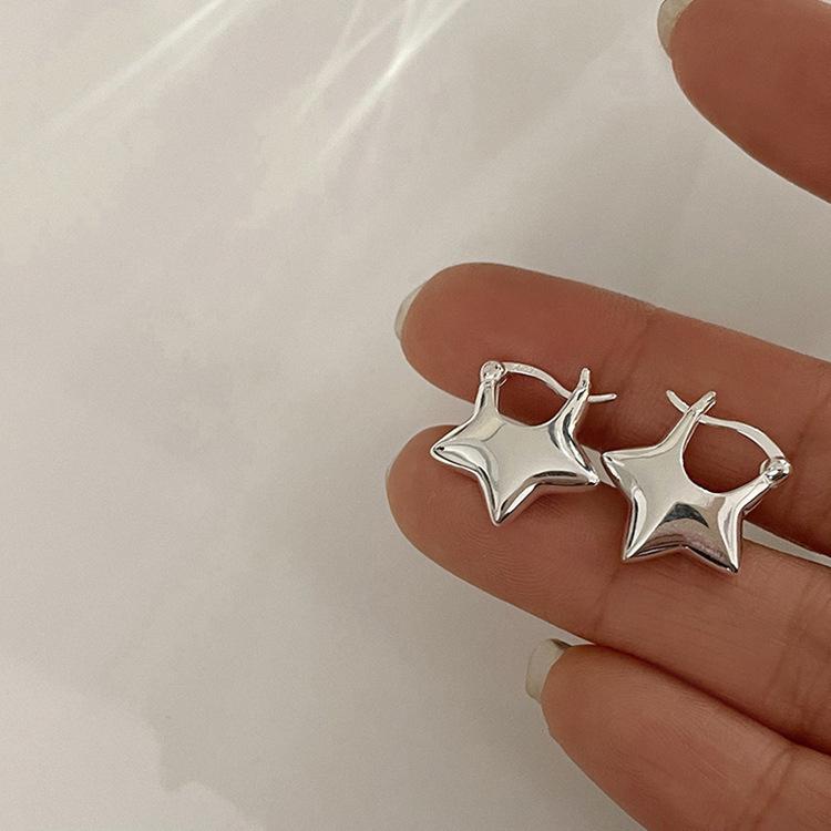 Korean Simple Niche Design Star Earrings - Versatile, Cold Style & Elegant for Women