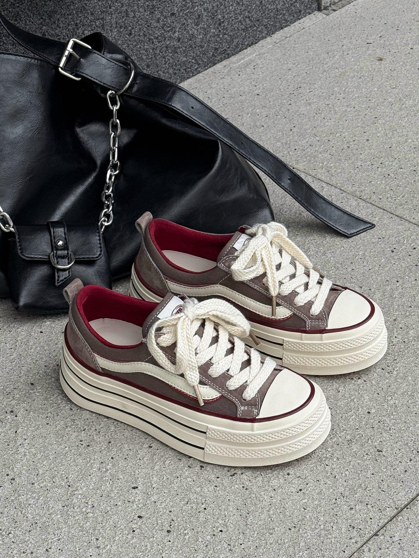 

Европейские 2025 новые кожаные парусиновые туфли на толстой подошве, с небольшой высотой, повседневная мода, одинарные туфли, удобные, в зарубежном стиле, трендовые туфли 40