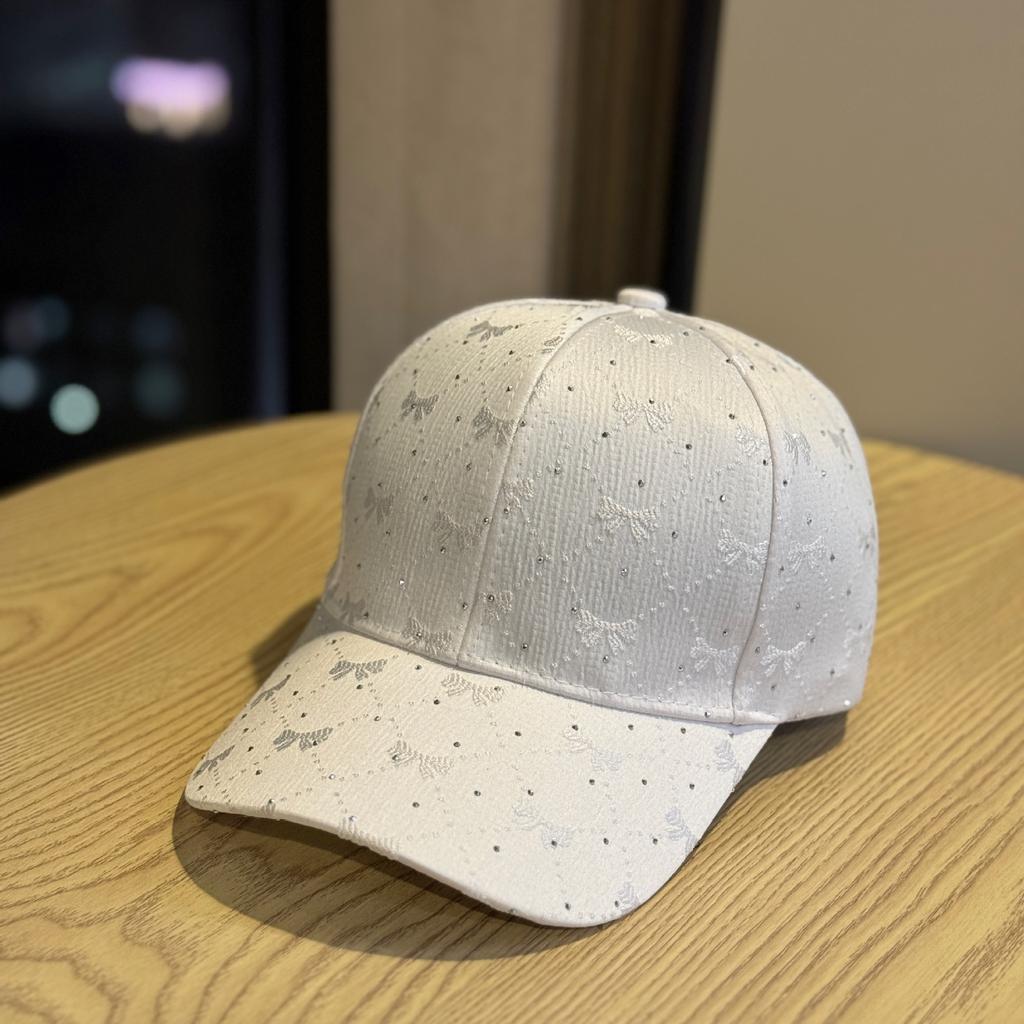 2026Embroidered and rhinestone-studded fashionable Korean-style sweet versatile women's outdoor casual sun-protective baseball cap