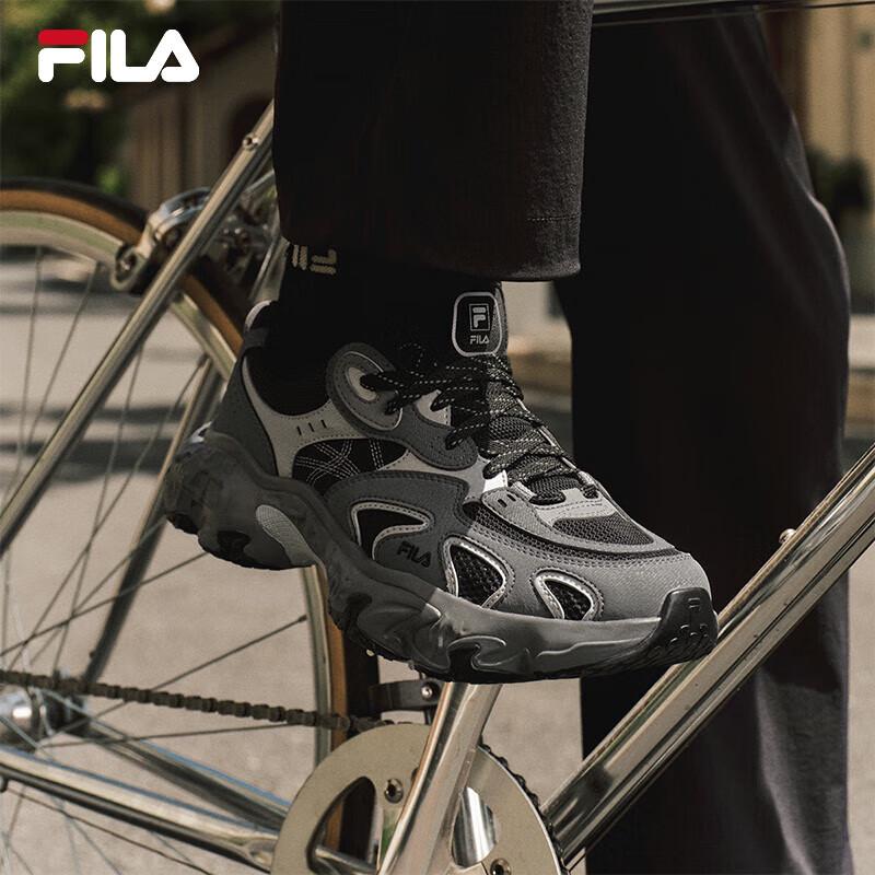 FILA Men s Jackson Yee Hurricane Dad Shoes 40