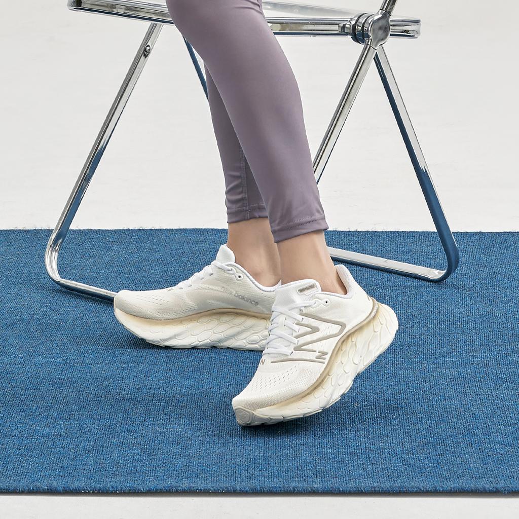 New Balance  Fresh Foam X More v4 White Gold Metallic Women Sneakers Moonbeam WMORCW4