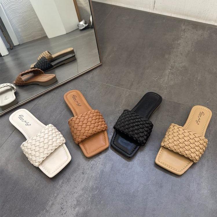 One-word Slippers Women Wear Flat-bottomed French Feeling In Summer 2025 Thai Sandals Women Beach Beach Vacation