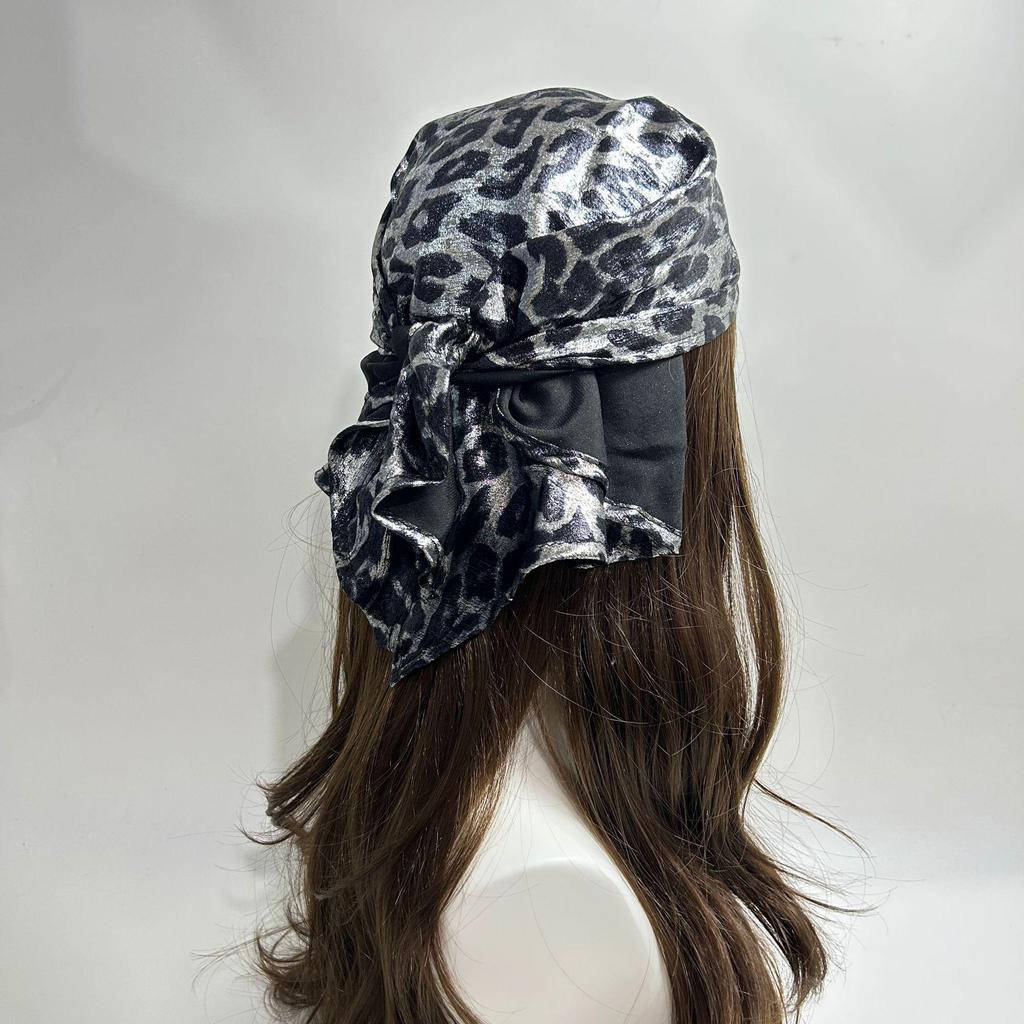Flüssiges Silber Leopardenmuster Bandana - Y2K Retro Seiden Kopftuch