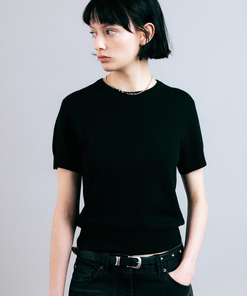 Bellie (W) Silky Minimalist Crewneck Knit - Black