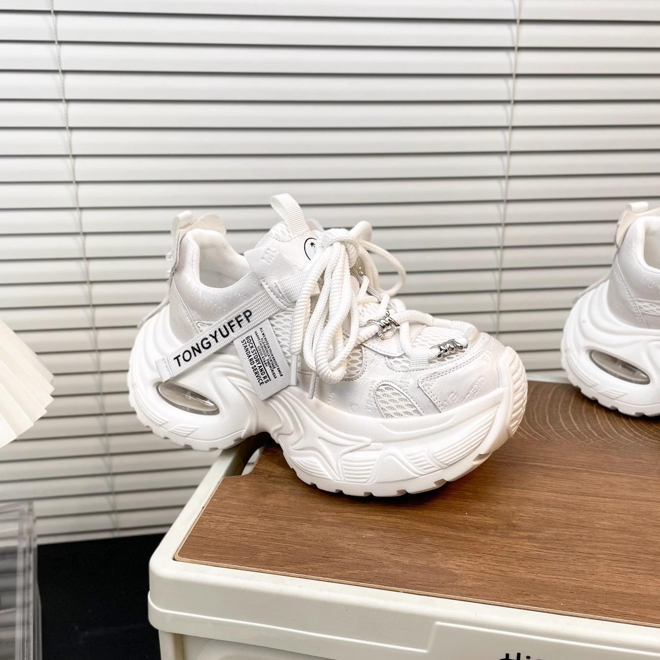 

Европейские маффины на толстой подошве, кроссовки старого папы, женские 2025 весна новые, ультралегкая подошва, увеличивающие рост, повседневные универсальные спортивные туфли 35 бежевый