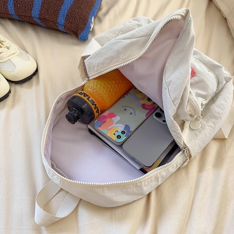 Japanese ins new high-value, fresh, sweet and cute apple backpack, lightweight spring outing backpack for junior high school students