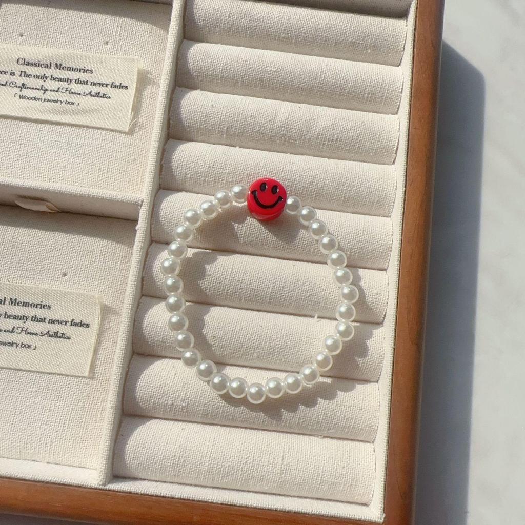 Korean-Style Acrylic Smile Face Pearl Bracelet for Women - Creative Handmade Elastic Beaded Jewelry