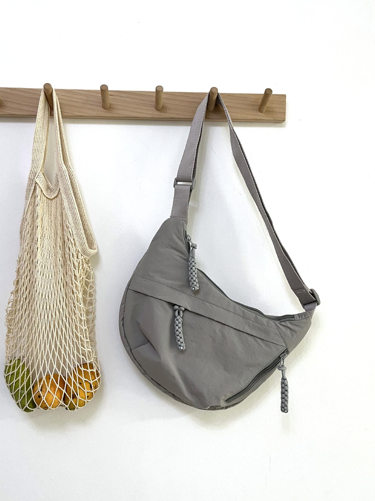 Simple Solid Color Nyl Women s Shoulder Bag Fashi Casual Female Messenger Bag Versatile Large Capacity Ladies Dumpling Bag серый