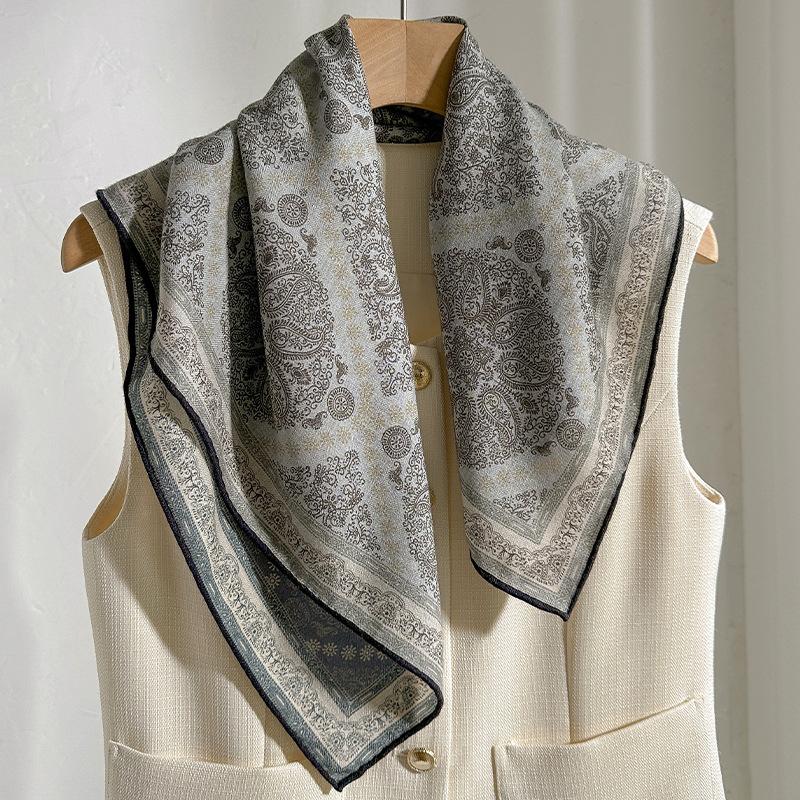 Light luxury double-sided silk wool scarf women s spring and autumn silk wool square scarf decorative scarf dual-purpose 60*60cm