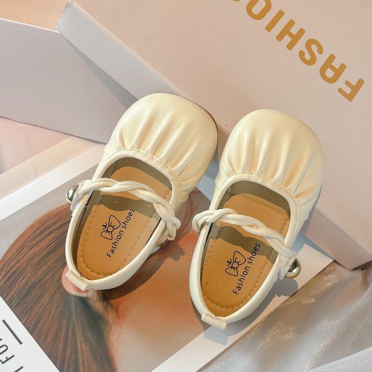 

Кожаная обувь для девочек 2025 весна и осень новая обувь для девочек, детская, иностранная, универсальная, одинарная, детская обувь на мягкой подошве, простая белая обувь, тренд 36