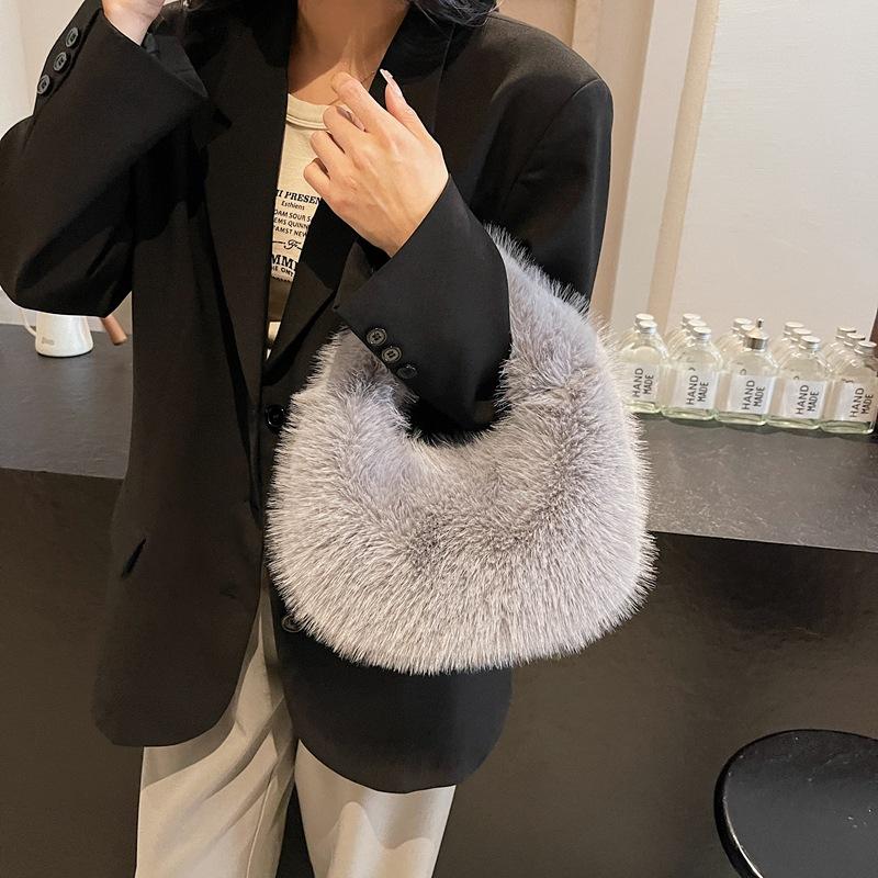 Plush bag women's autumn and winter versatile 2025 new strapless fashion portable high-end plush bag