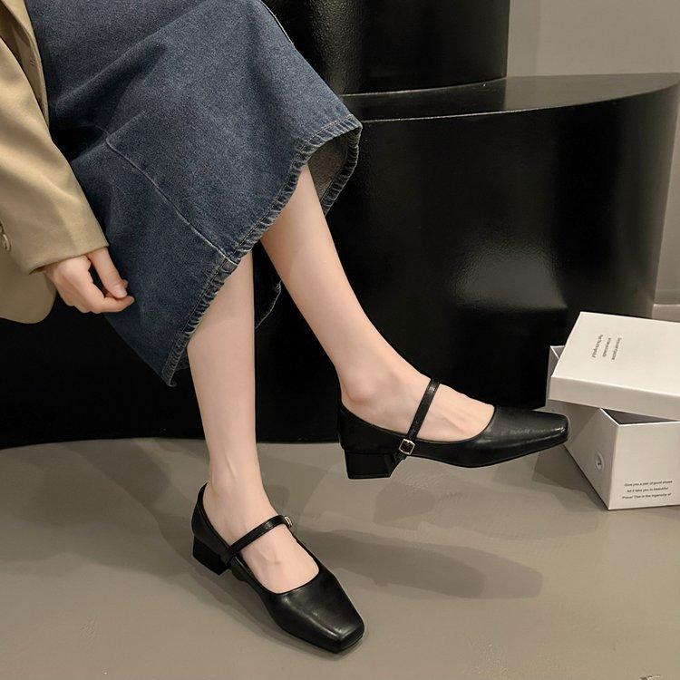 

Retro medium heel Mary black single shoes 2025 early spring new French red evening breeze gentle skirt rare shoes 35 чёрный