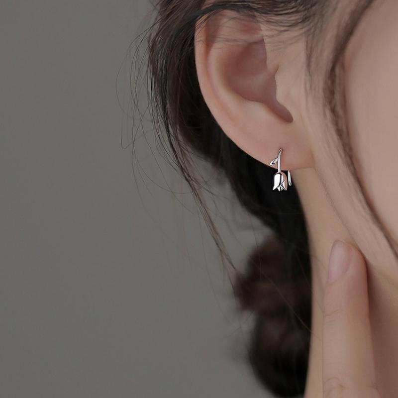 New Fashion Charm Silver Color Tulip Flower Stud Earrings for Women Girls Simple Personality Sweet Romantic Summer Jewelry Gifts