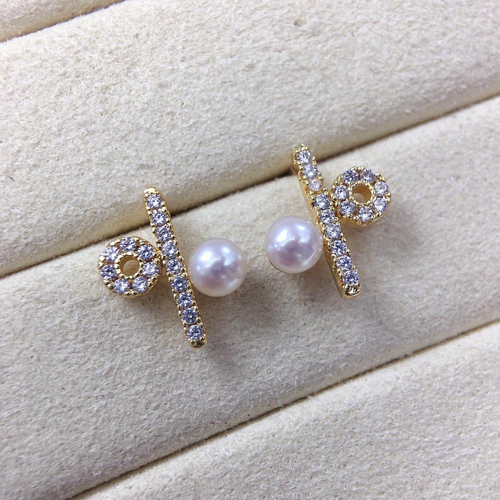 Natural freshwater pearl earrings with simple percentage, micro inlaid zircon, versatile pearl earrings