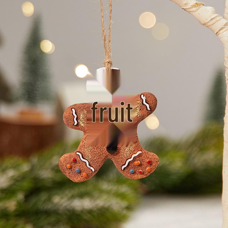 Christmas Tree Ornament: Gingerbread Man Window Scene
