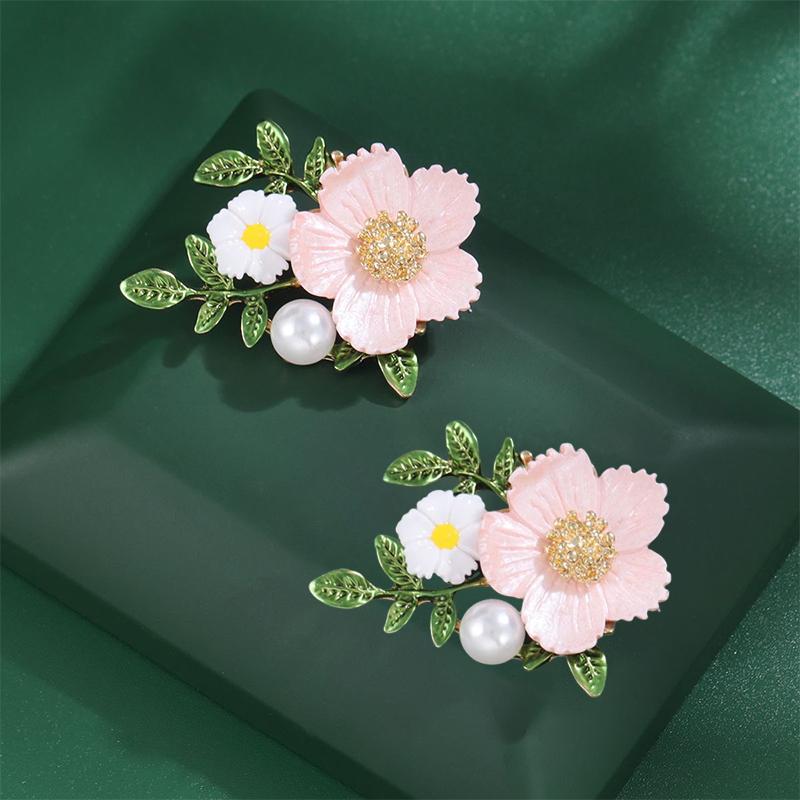 

1Pcs Chrysanthemum Flower Pins Fashion Plants Flower Brooches For Women Luxury Brooches Clothing Accessories pink