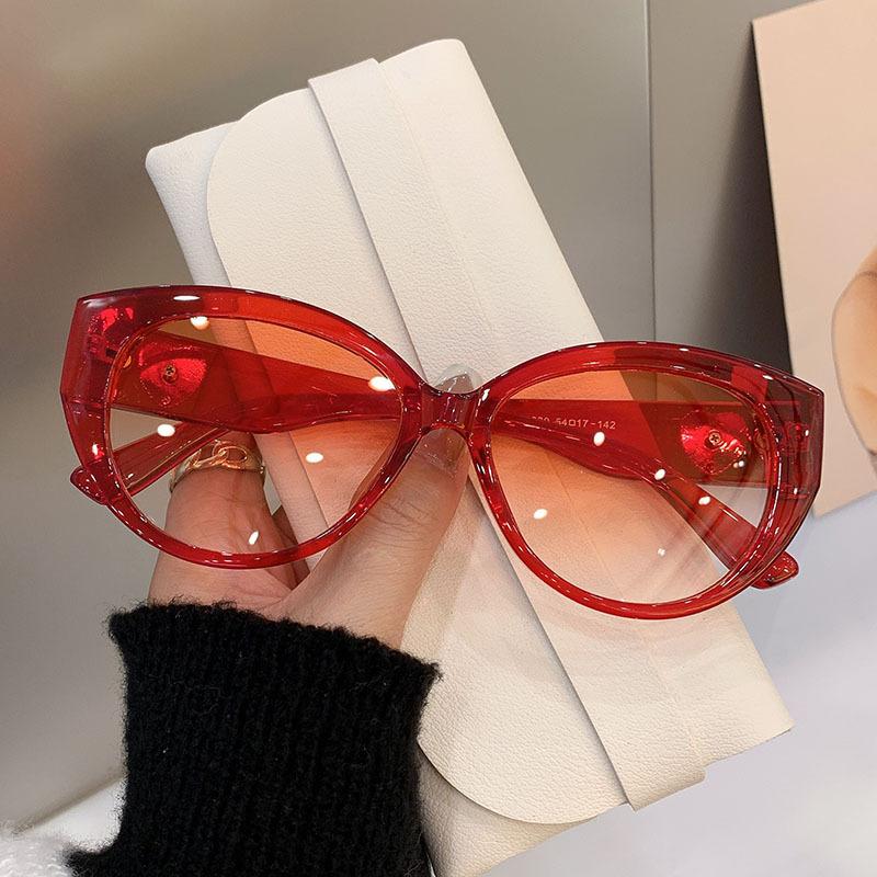 Vintage Cat Eye Sunglasses Women Fashion Love Heart Designer Sun Glasses Sexy Ladies Shades UV400 Luxury Brand