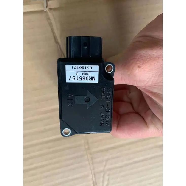 1piece OEM MR985187 E5T60171 MAF Mass Air Flow Sensor for Mitsubishi Eclipse Endeavor Galant Lancer Outlander