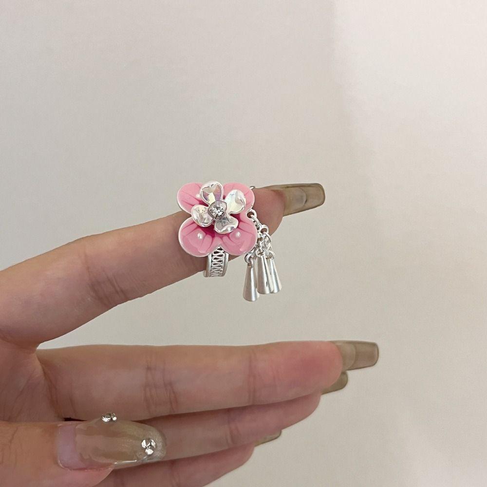 White Iris Flower Enamel Finger Ring Sweet French Irregular Ring Retro Drip Oil Flower Ring  Women